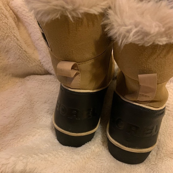 Sorel Tivoli II Suede Boots - Picture 4 of 8